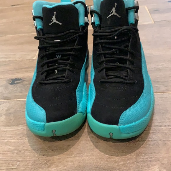 Sz 7 Hyper Jade exclusive two-tone. black suede,contrasted by bright Hyper - Picture 2 of 8